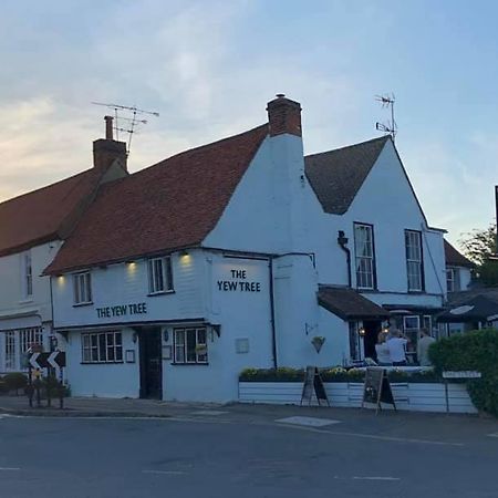Stay And Relax At The Yew Tree Manuden Bagian luar foto