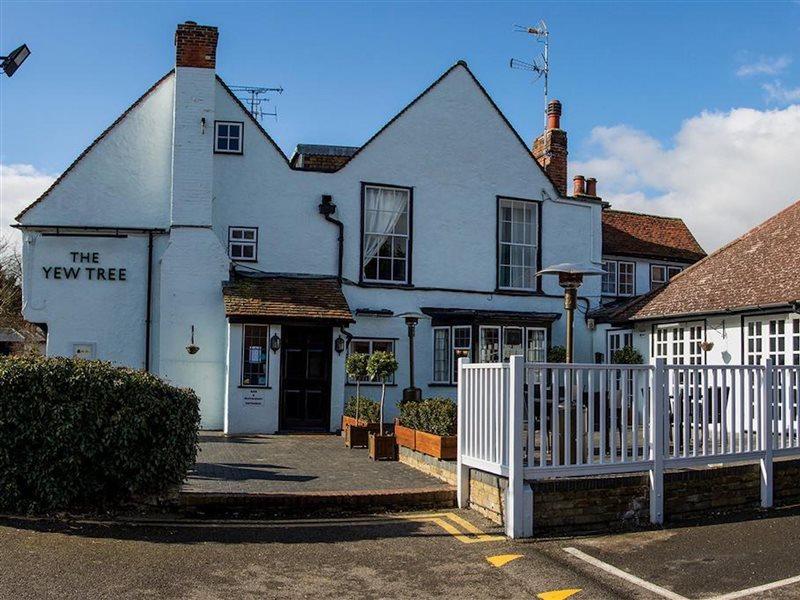 Stay And Relax At The Yew Tree Manuden Bagian luar foto