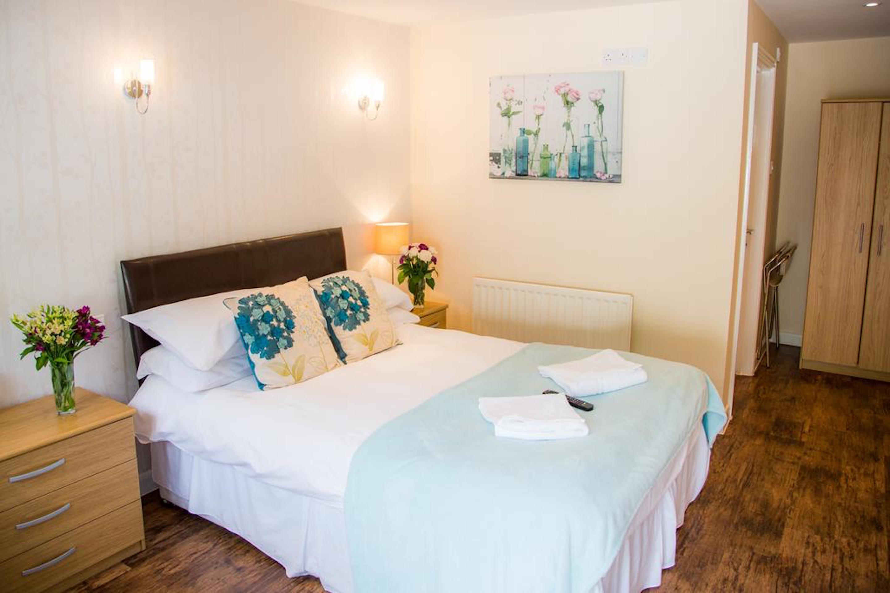 Stay And Relax At The Yew Tree Manuden Bagian luar foto