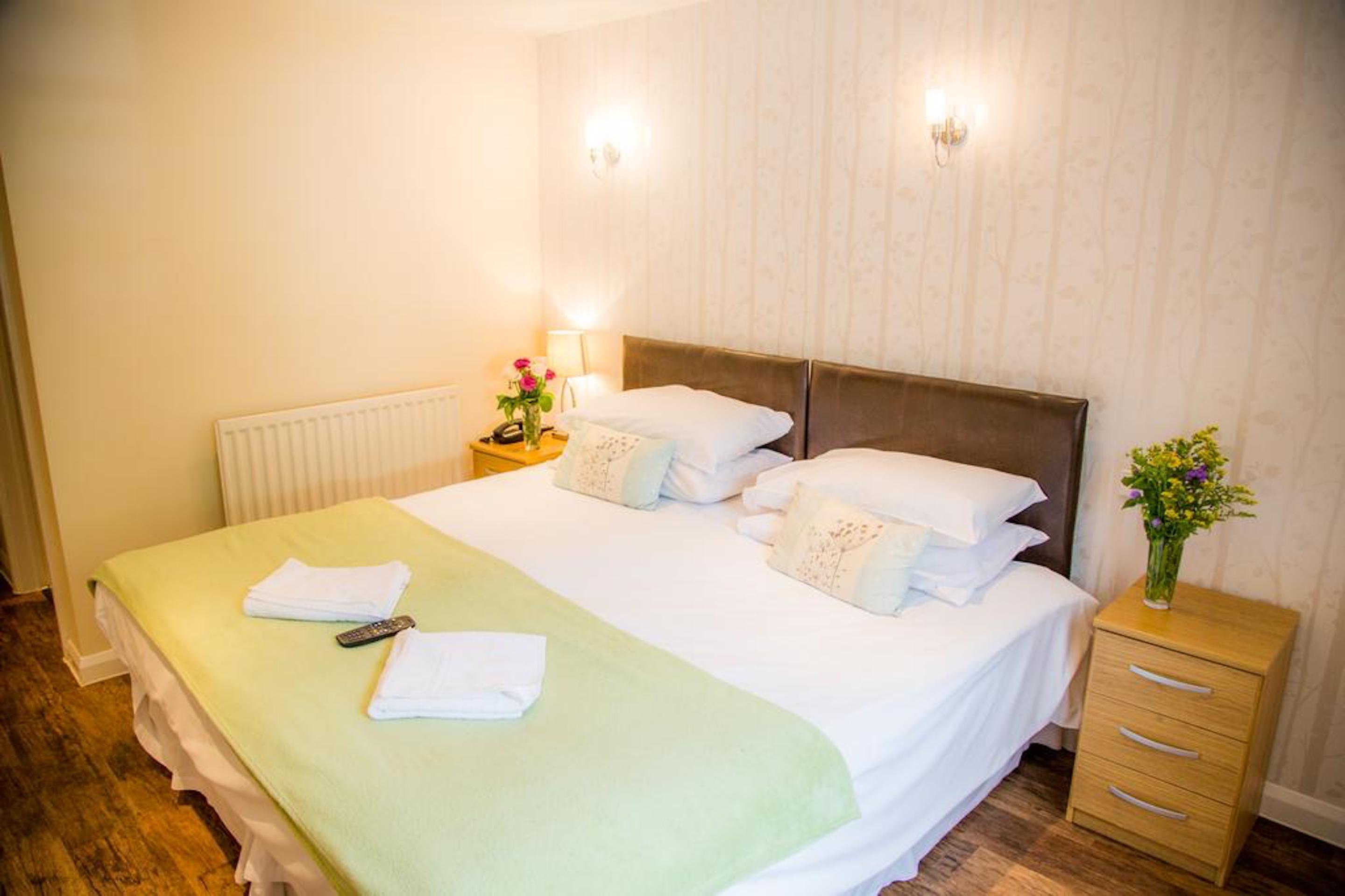 Stay And Relax At The Yew Tree Manuden Bagian luar foto