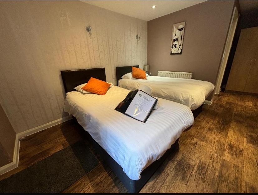 Stay And Relax At The Yew Tree Manuden Bagian luar foto
