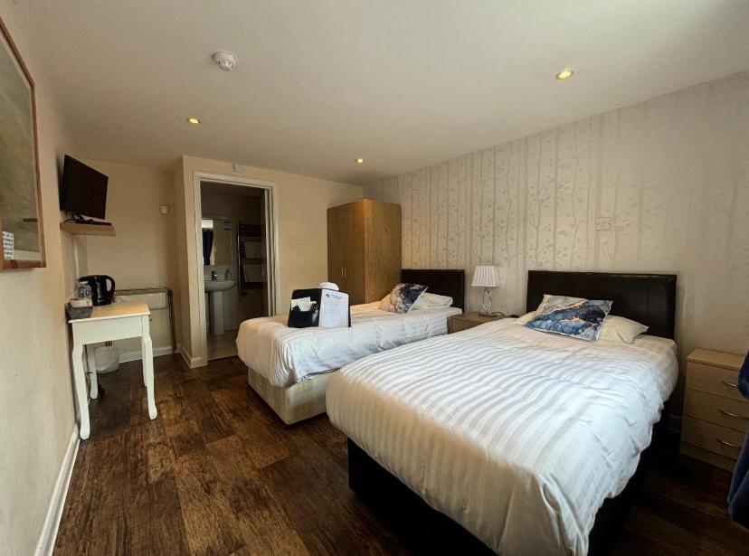 Stay And Relax At The Yew Tree Manuden Bagian luar foto