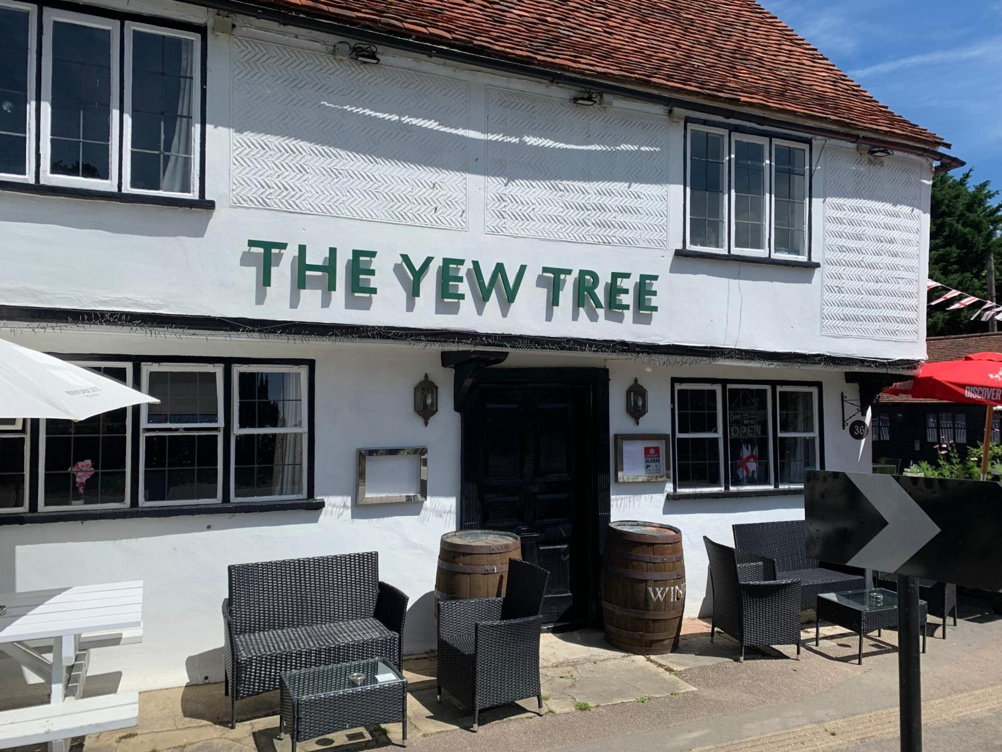 Stay And Relax At The Yew Tree Manuden Bagian luar foto