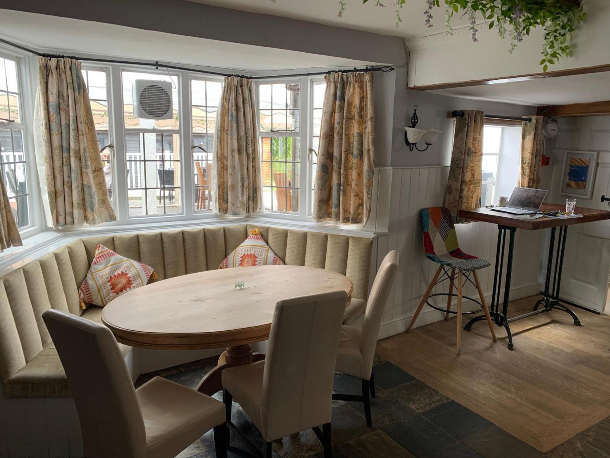 Stay And Relax At The Yew Tree Manuden Bagian luar foto