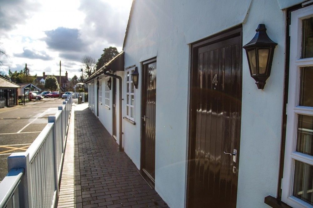 Stay And Relax At The Yew Tree Manuden Bagian luar foto